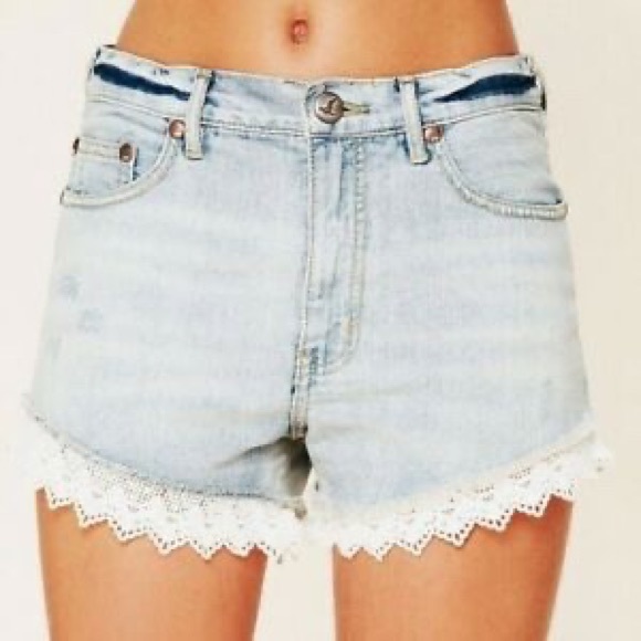 HOST PICK!! 💖💙🚨FREE PEOPLE SHORTS - Picture 3 of 3